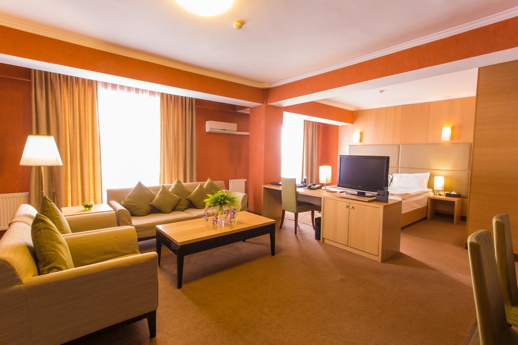 The Corporate Hotel Ουλάν Μπατόρ Εξωτερικό φωτογραφία