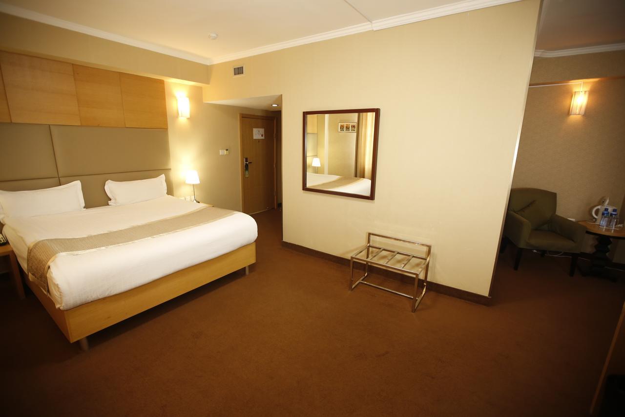 The Corporate Hotel Ουλάν Μπατόρ Εξωτερικό φωτογραφία